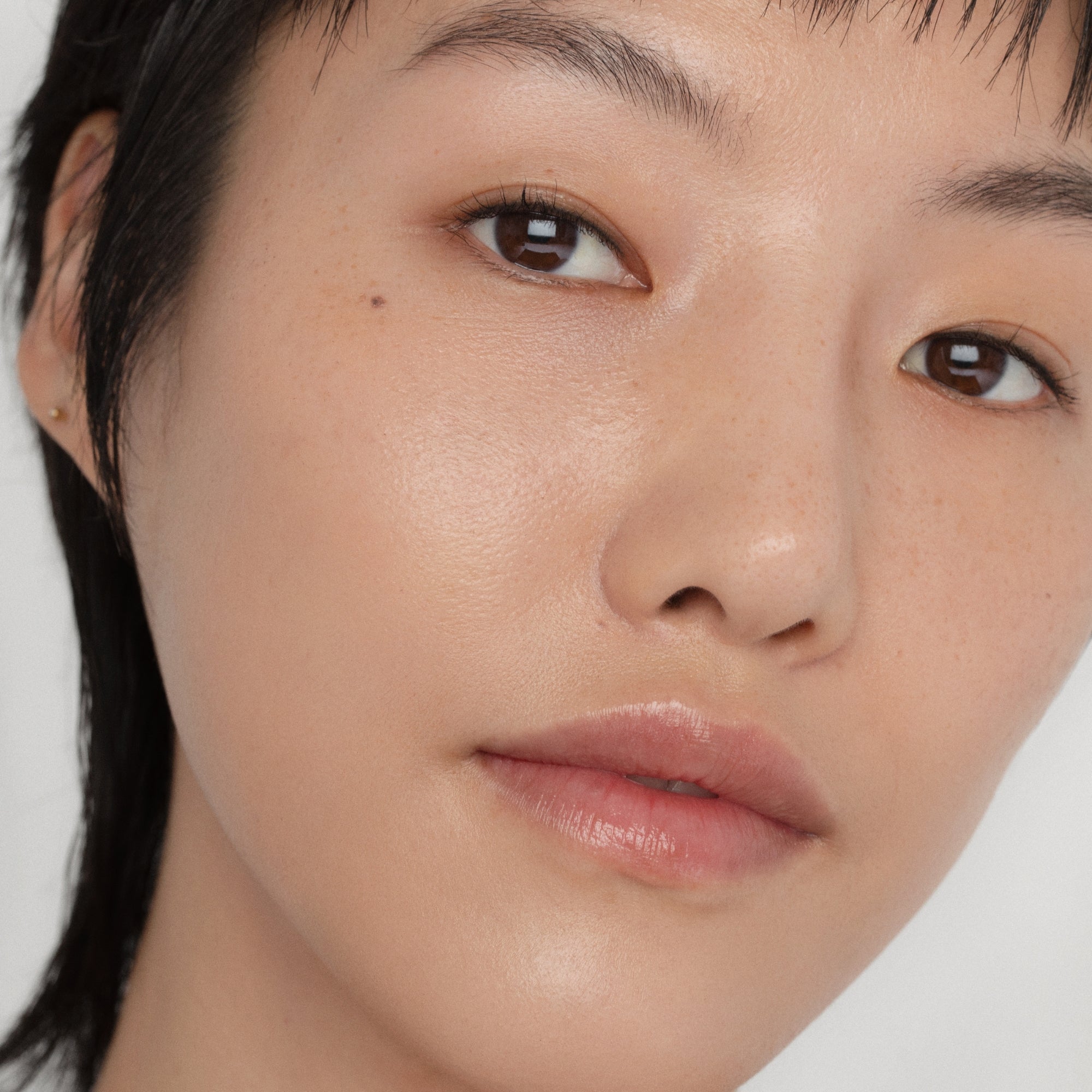 CCC Cream Neutral Medium Light 201