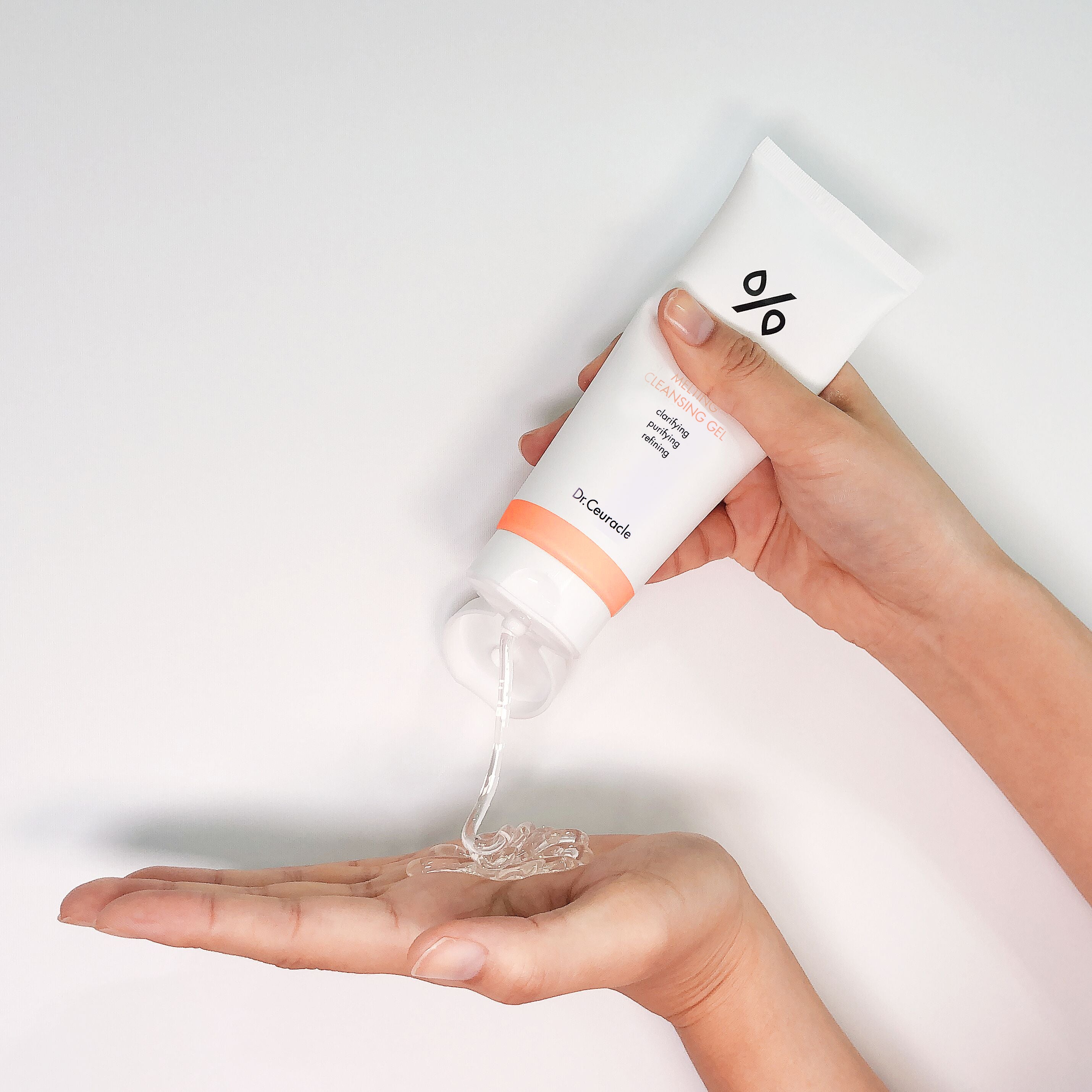 Melting clarifying cleansing gel 